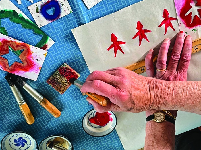 How to Wrap a Gift in a Creative Way Grit